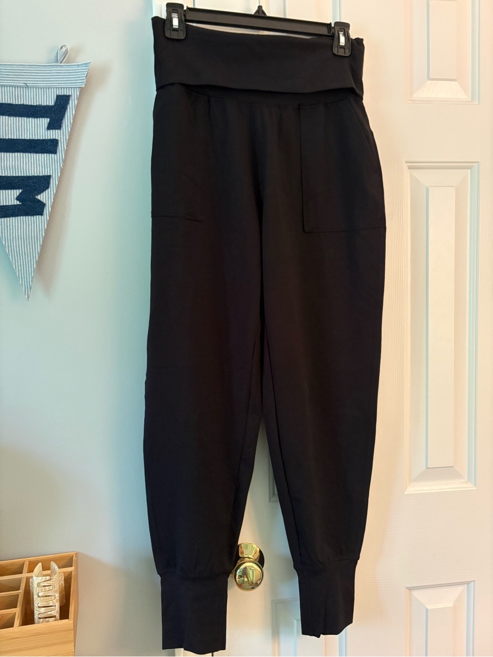 Offline Black Hugger Jogger Leggings